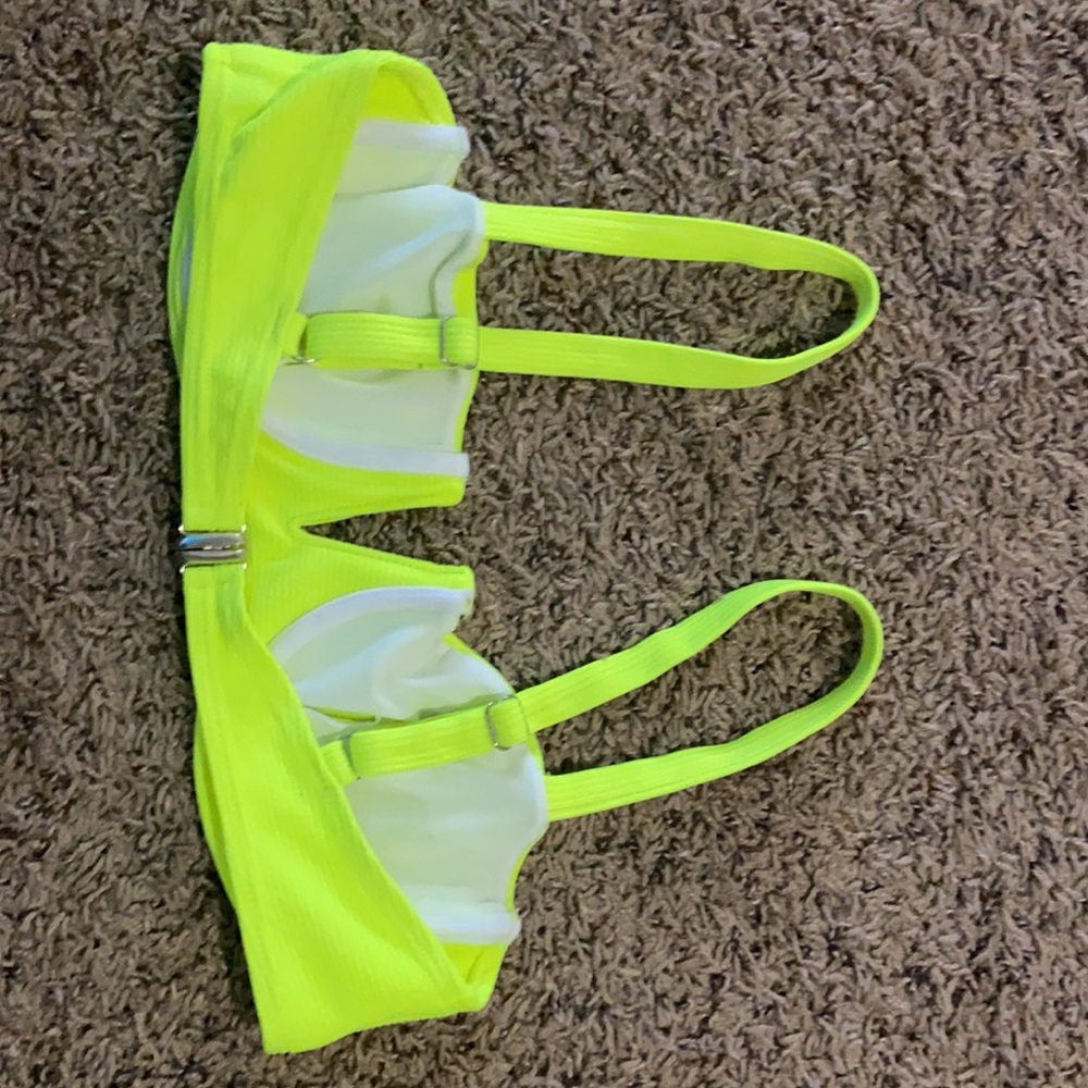 Bikini - Picture 2 of 6